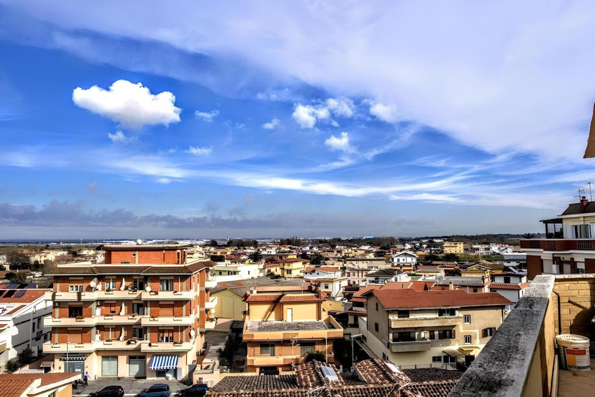 Apartamento Vuel Sea View House -10 Minutes From The Airport Fiumicino Exterior foto