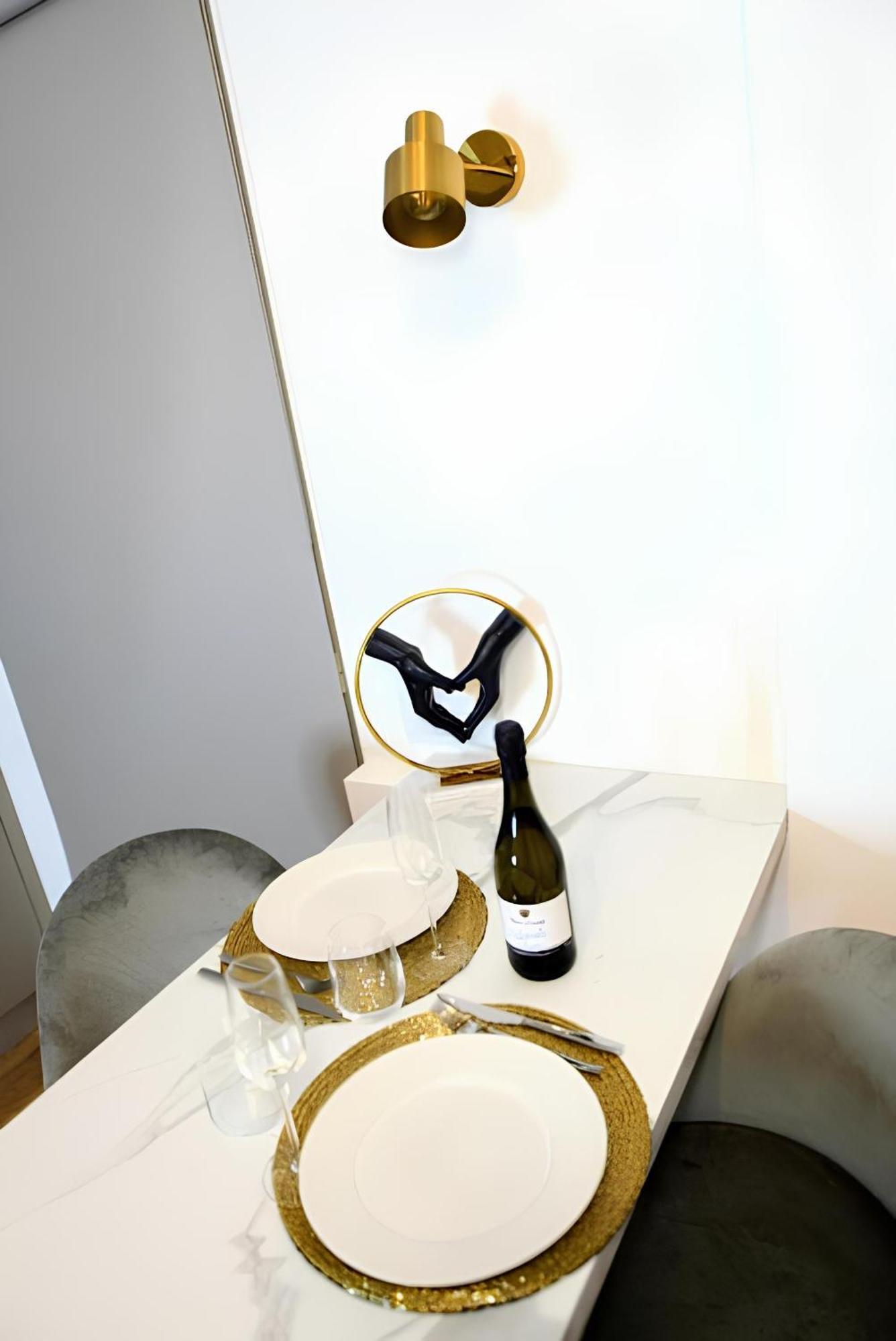 Apartamento Vuel Sea View House -10 Minutes From The Airport Fiumicino Exterior foto